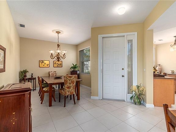 3rd image of 1501 SE Prestwick Lane #8