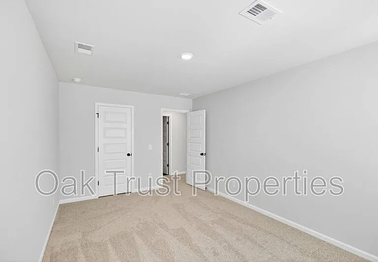 753 Ridgley Dr — Photo 19