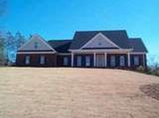 1340 Founders Lake Dr, Athens, GA 30606