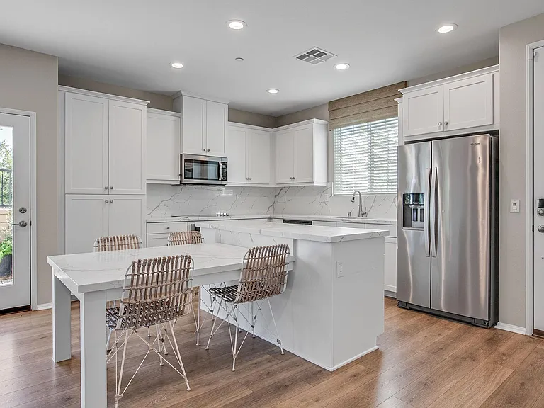 5605 Estrella Way — Photo 5