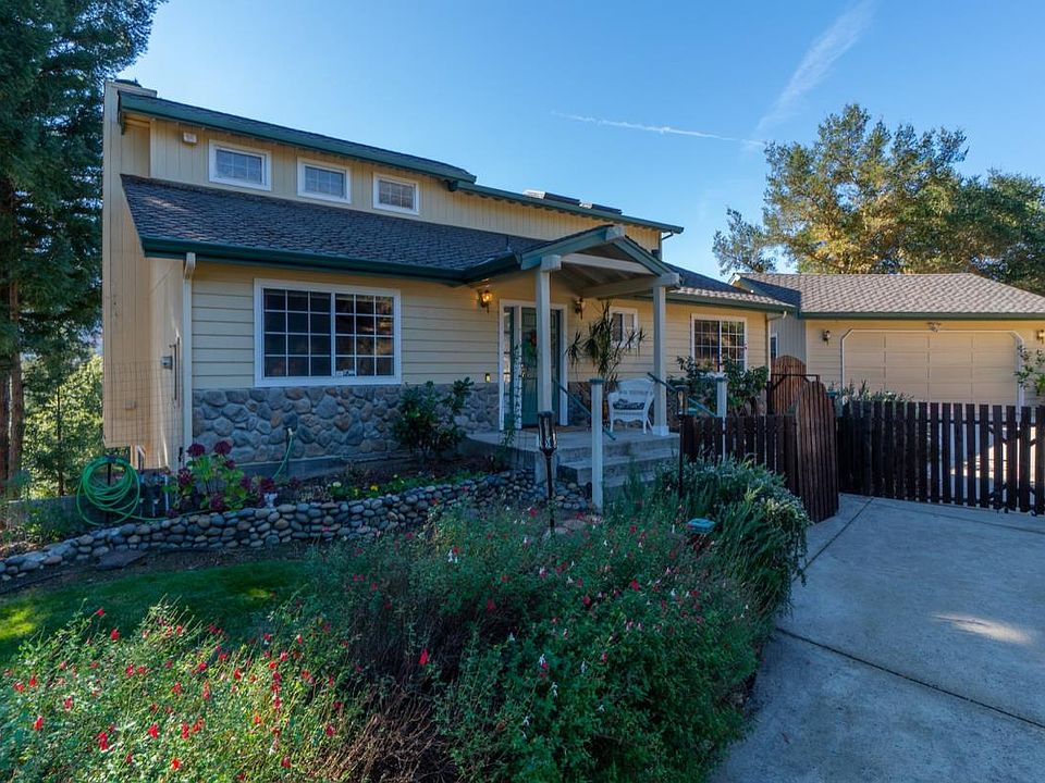 1st image of 347 Crows Nest Dr