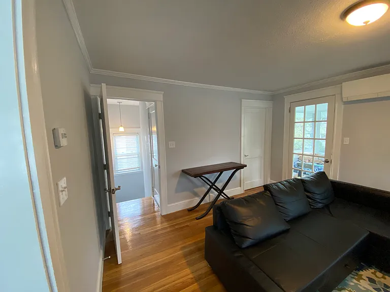 75 Maple St — Photo 4