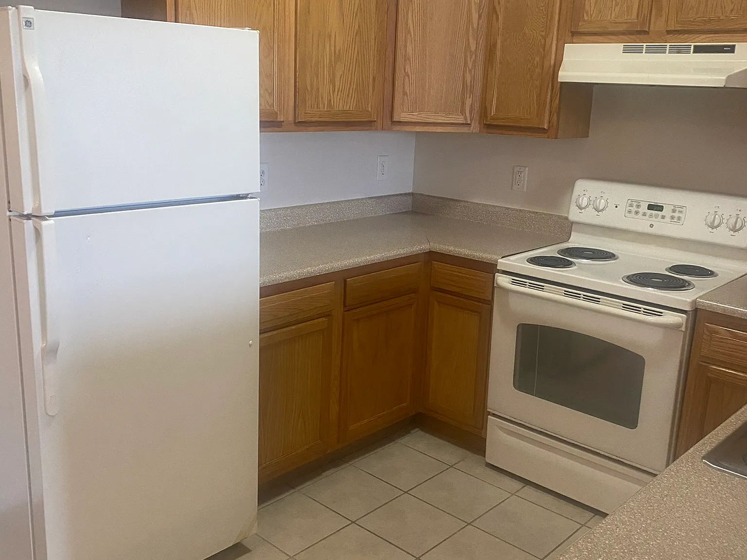 2 bed, 800 sqft, $1,300 — Photo 3