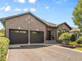 1832 Springridge Dr, Ottawa, ON K4A4P3