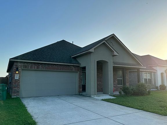 3rd image of 312 Oak Hampton Dr