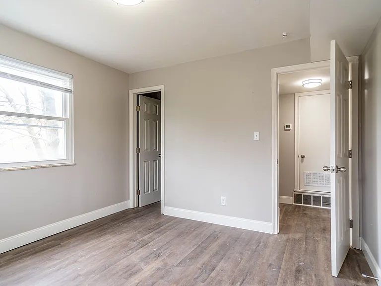 331 Kendall Pl — Photo 6
