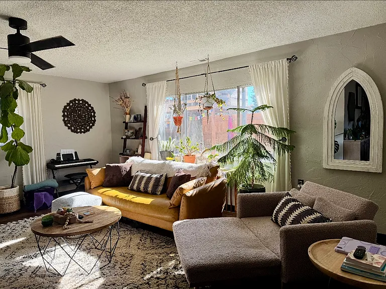 730 W Jefferson Ave — Photo 1