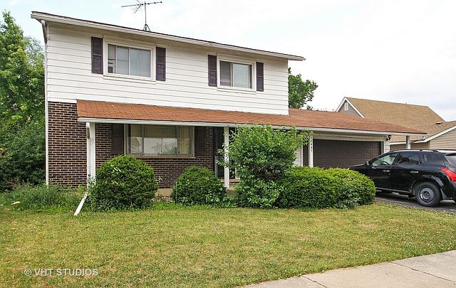 1st image of 17487 E Gate Dr