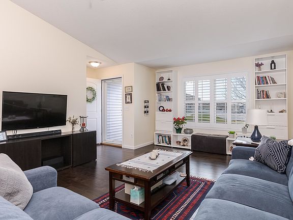 5th image of 212 Springdale Ave