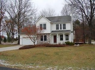 7332 Heather Ct, Linden, MI 48451