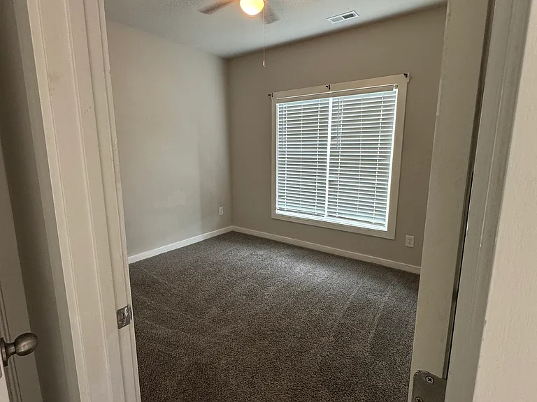 308 N Point Cir — Photo 32