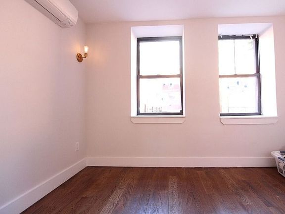 4th image of 1150 Pacific St APT 1