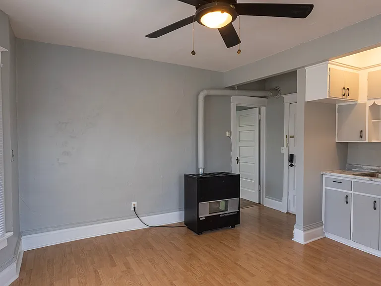 1113 Kingsbury St — Photo 5