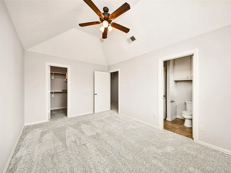 2046 Palm Forest Ln — Photo 32