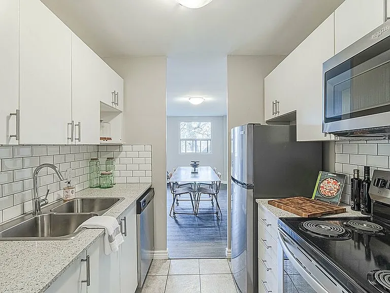 645 William St — Photo 12