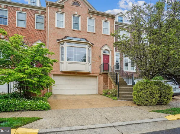 1811 Vance Pl, Vienna, VA 22182