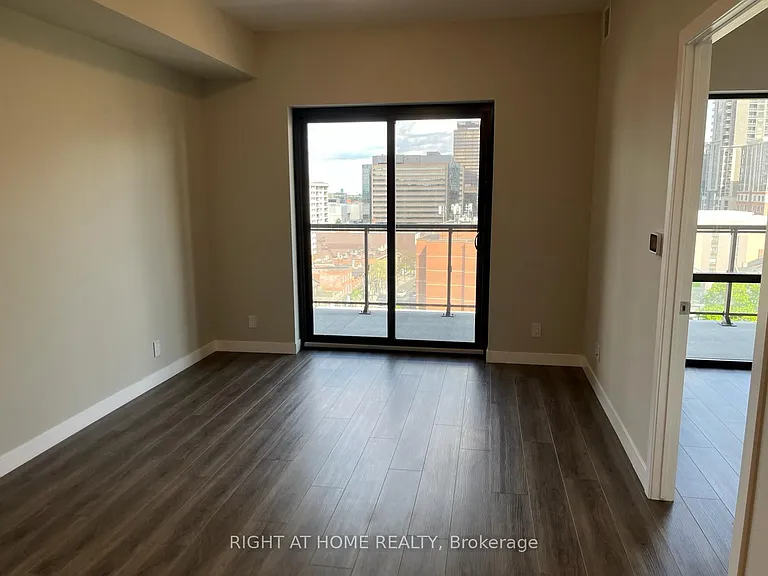 15 Queen St S #1713 — Photo 20