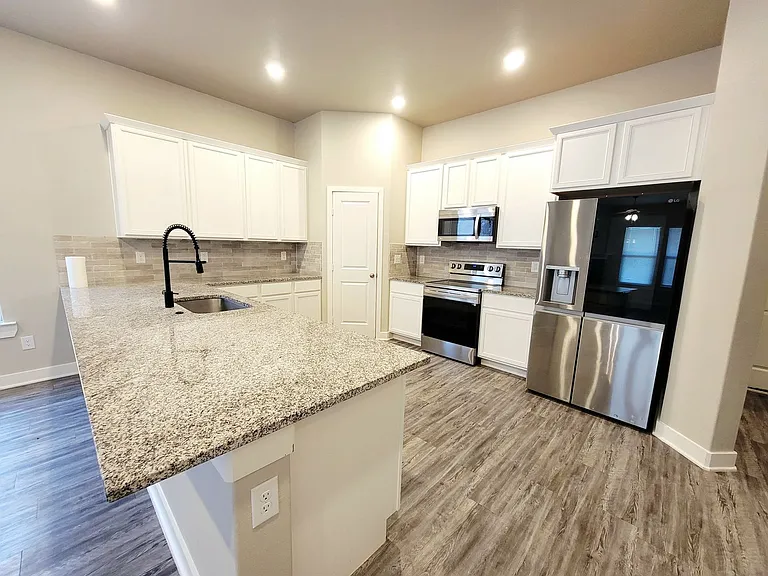 3316 Viola Ave — Photo 8