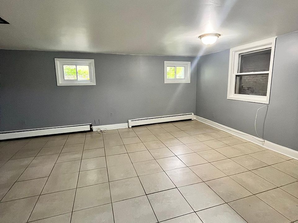2nd image of 35 W 29th St #B