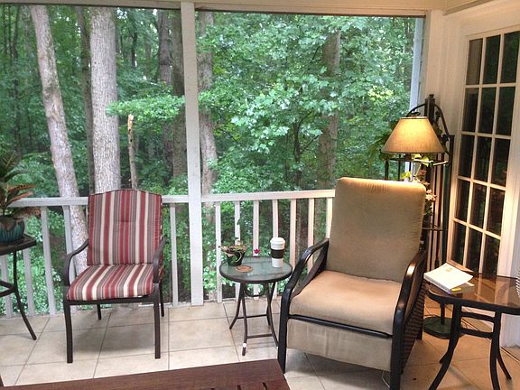 Screened-in reading room