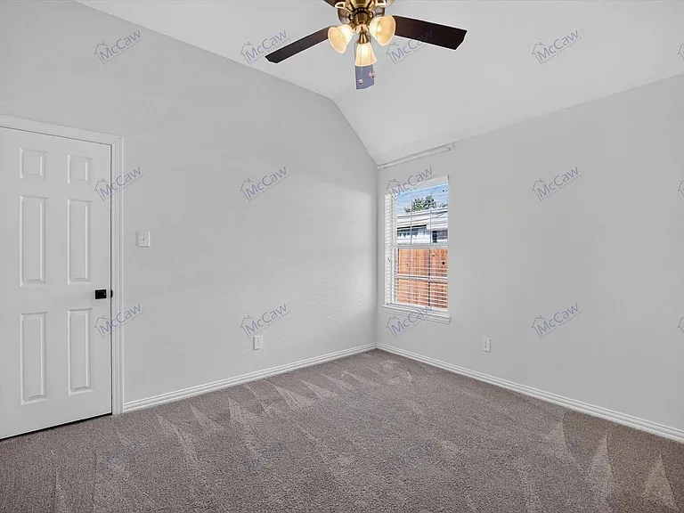 8009 Owl Creek Ln — Photo 11