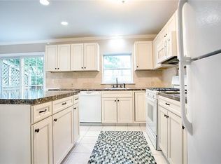 2755 Red Oak Cir, Bethlehem, PA 18017