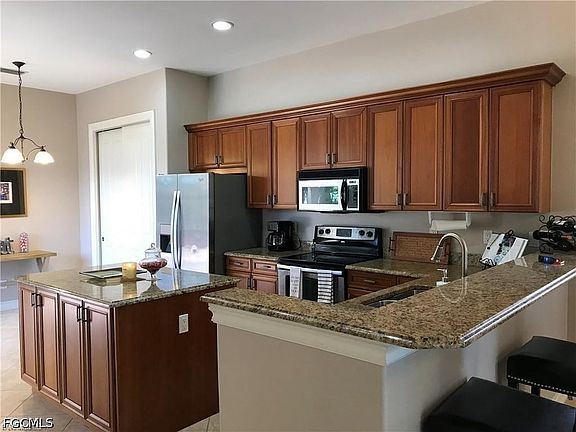 3rd image of 8314 Provencia Ct