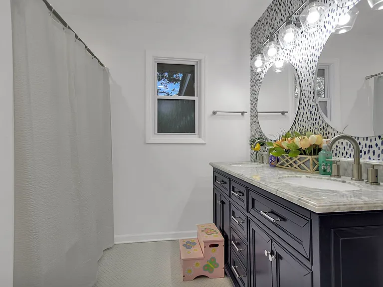1215 Dowden St — Photo 24