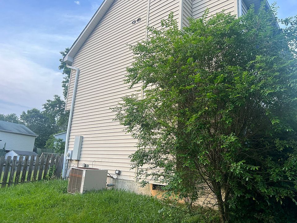 2nd image of 1821 Cedar Trl