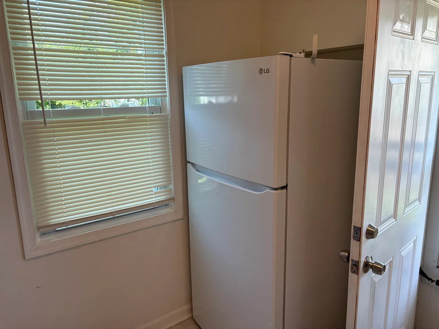 3 bed, 816 sqft, $1,700 — Photo 4