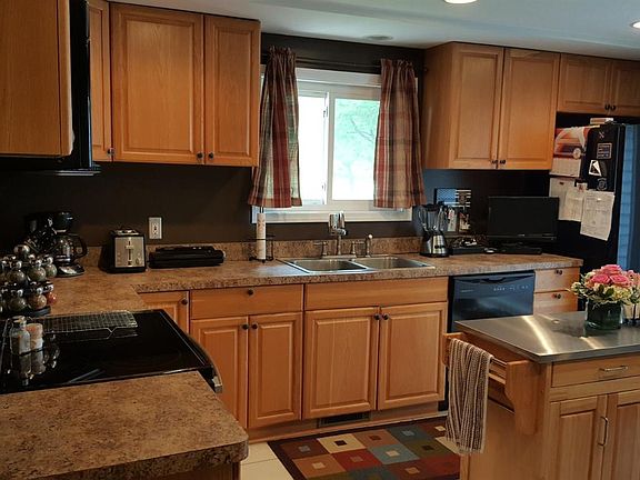 2nd image of 10049 Wildwood Dr