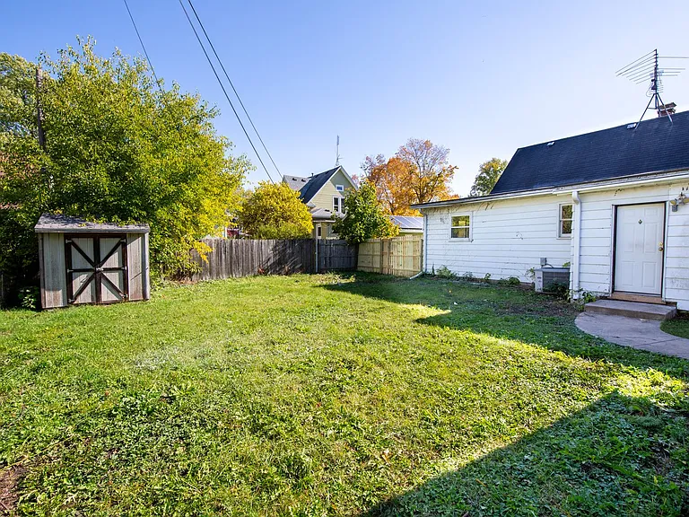 405 E Plymouth Ave — Photo 17