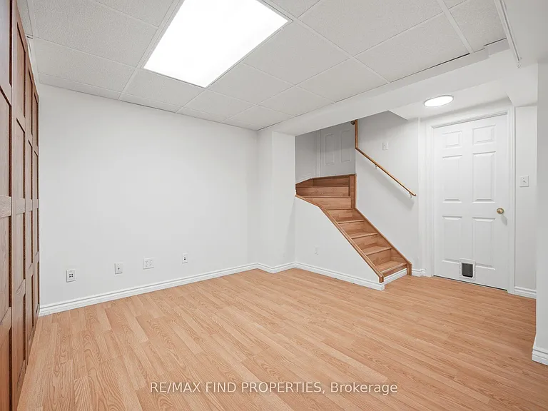 75 Harris Blvd — Photo 41