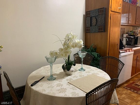 2nd image of 16 Roosevelt Pl APT B1