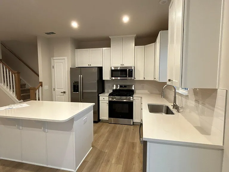 206 Lograto Ln — Photo 12