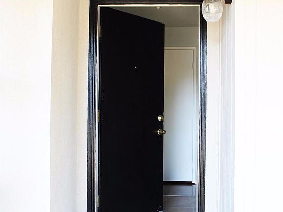 4th image of 1342 W Robin Ave