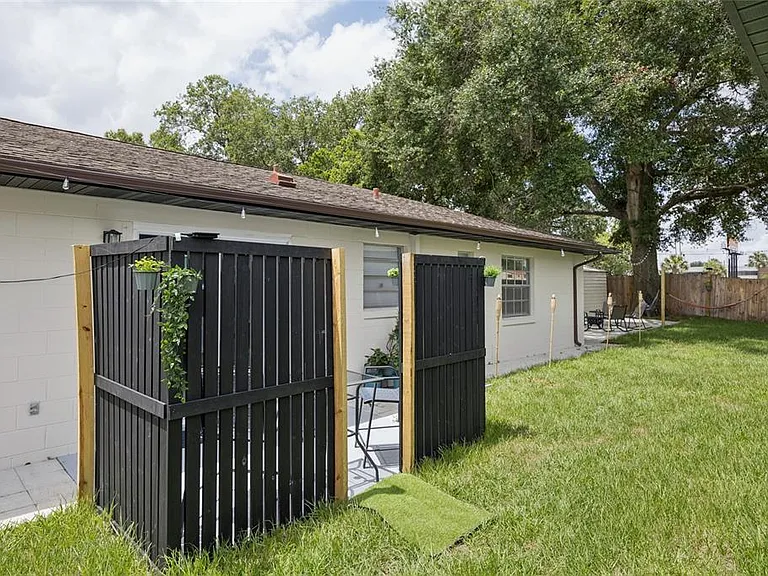 536 Hibiscus Way #7-B — Photo 31