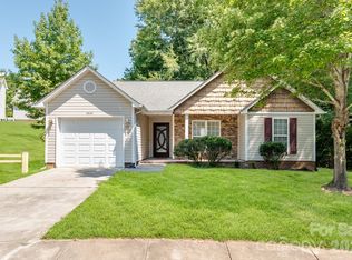 7917 Pebbleridge Dr, Charlotte, NC 28212