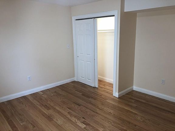 5th image of 549 Washington St #3