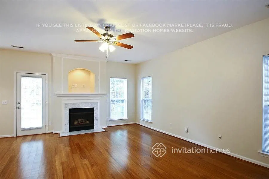 10813 Chamberlain Hall Ct Charlotte, NC 28277 — Photo 3