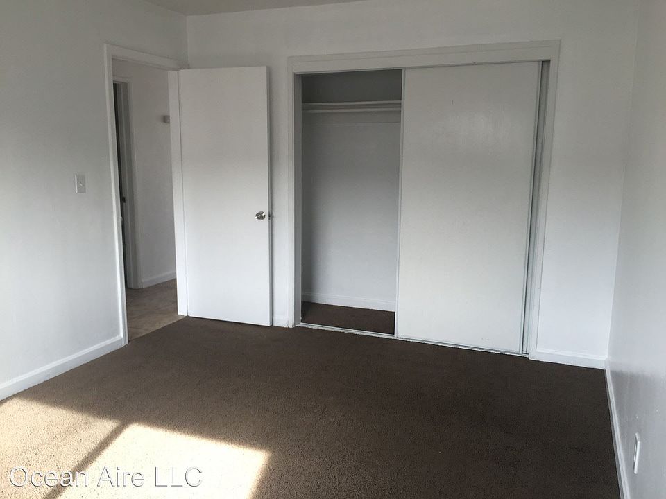 2nd image of 989 Leslie Rd APT 8