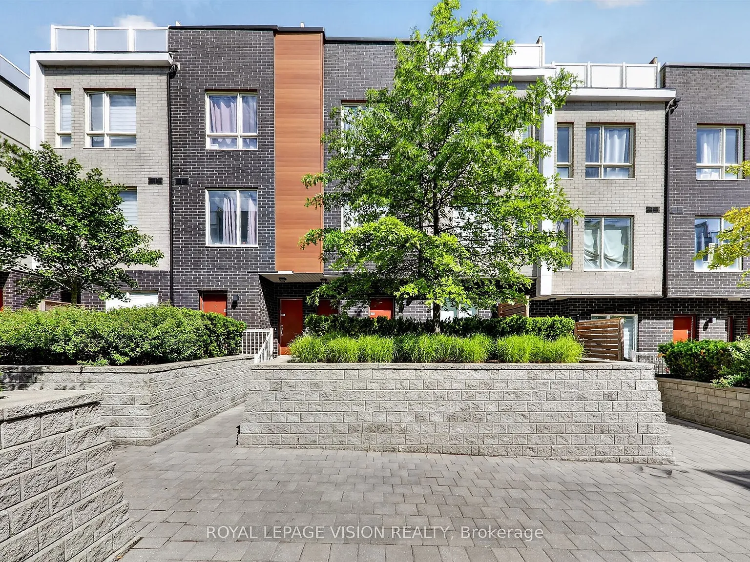 3 bed, $2,250 — Photo 2