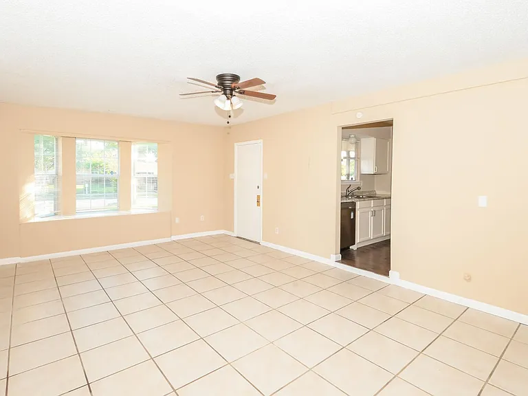 6038 Sandwick Dr — Photo 9