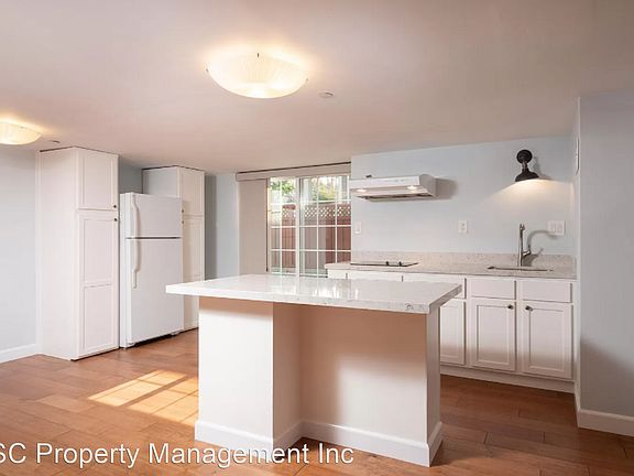 4th image of 600 Bayswater Ave #B