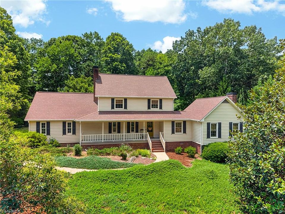 1st image of 2866 Hickory Dr