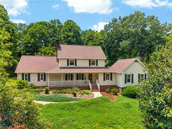 2866 Hickory Dr, Asheboro, NC 27205