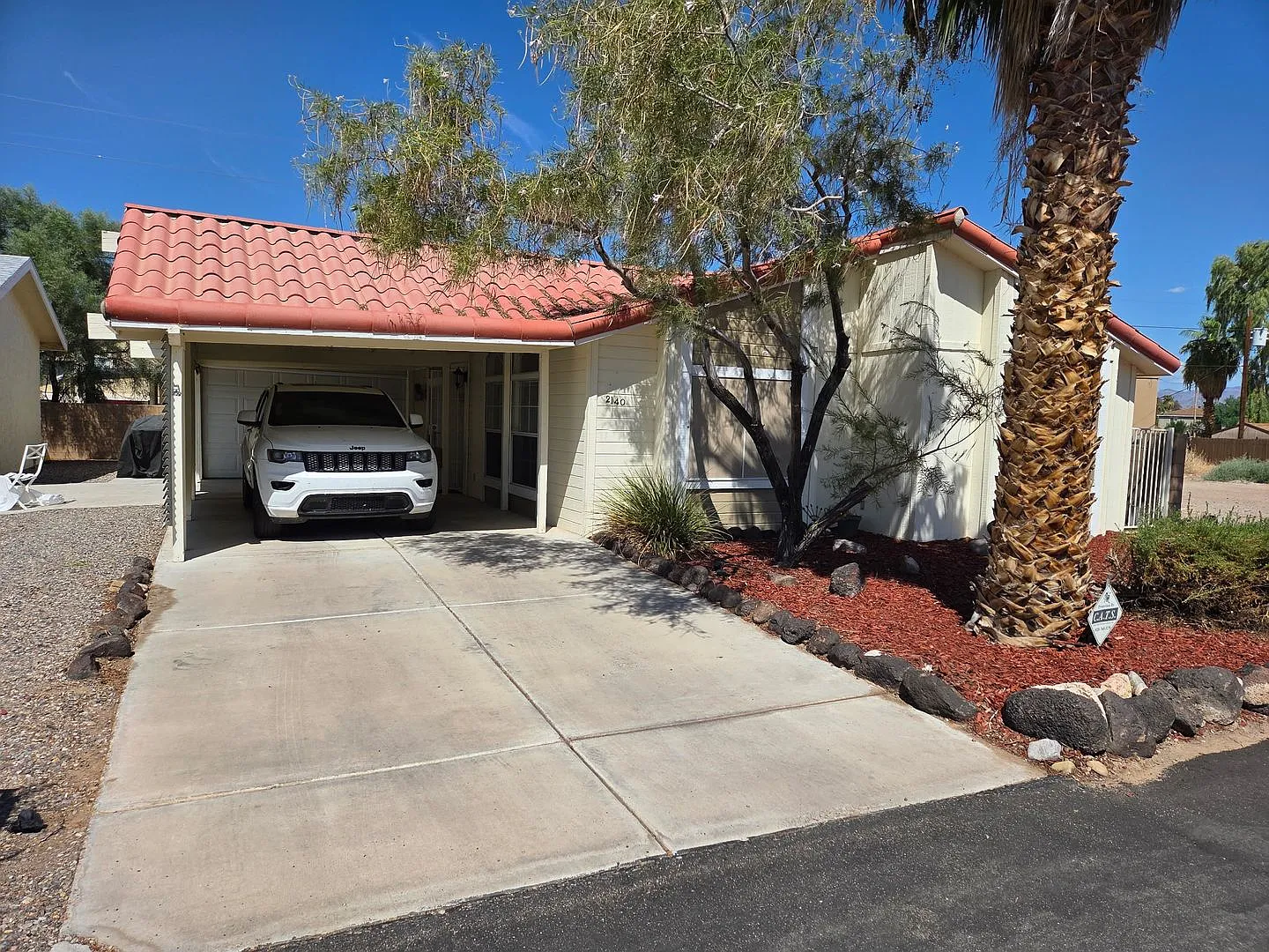 River Retreat! 3-Bedroom Home with 1 car garage and covered parking for 5 vehicles! — Photo 2