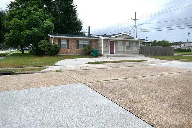 2201 Elise Ave