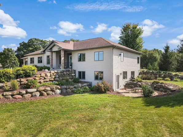 N6084 Hammer Rd, Albany, WI 53502