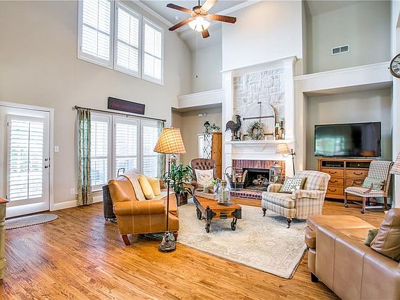 4th image of 1722 Redcedar Dr